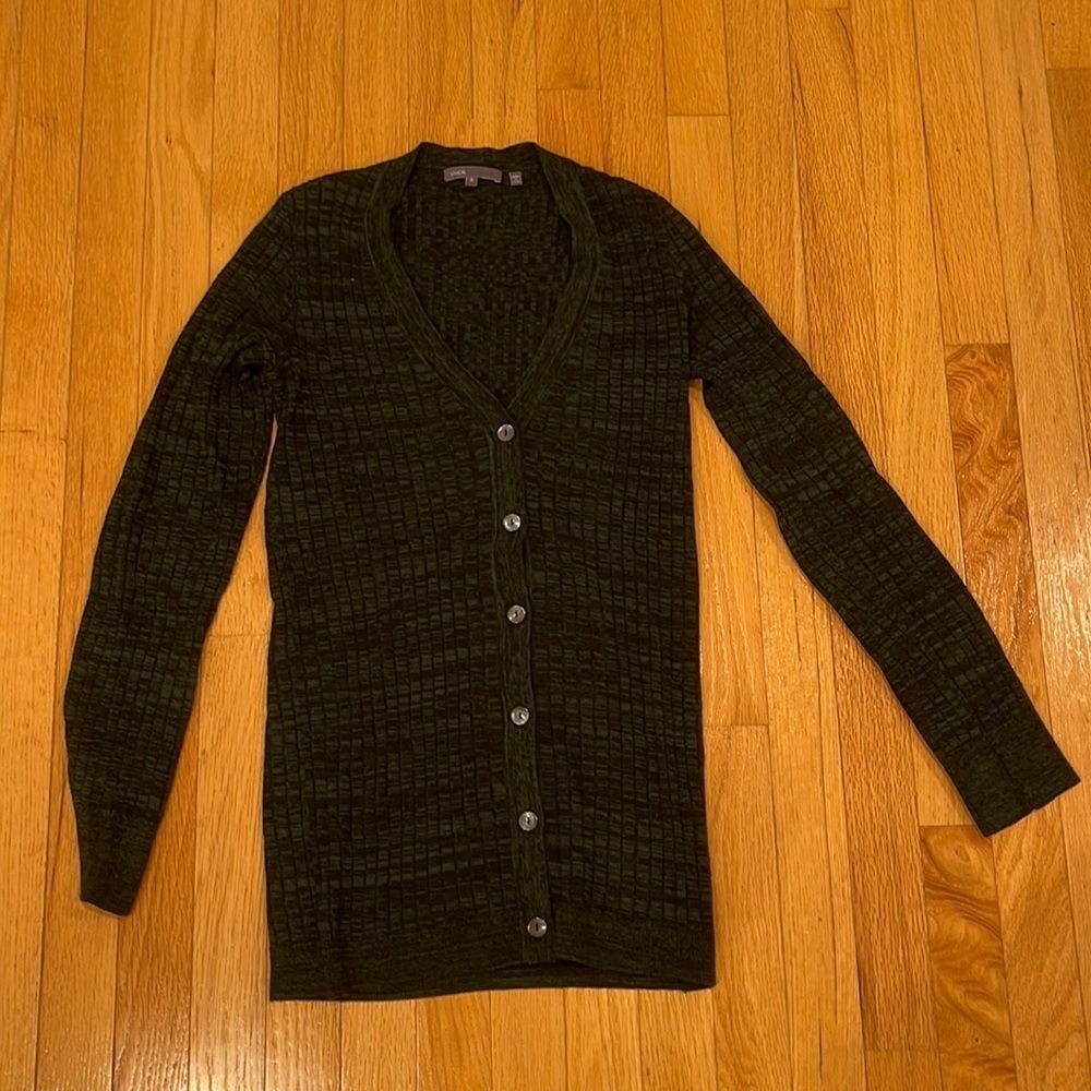 WOMEN’S Vince Sweater Size Small